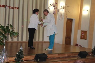 Награждение заведующего детским отделением Ю.В. Сухомлинова за 35 лет работы в ГБУЗ КО ОКОХБВЛ.